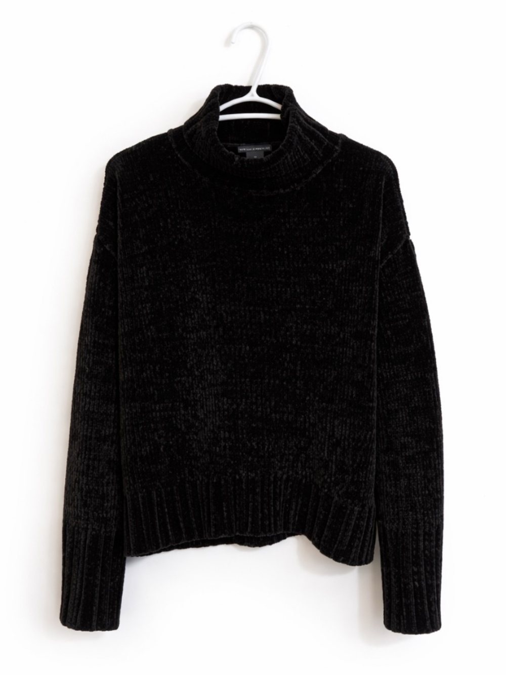 Chelsea & Theodore Black Chenille Velvet Turtleneck Sweater – Size Medium EUC